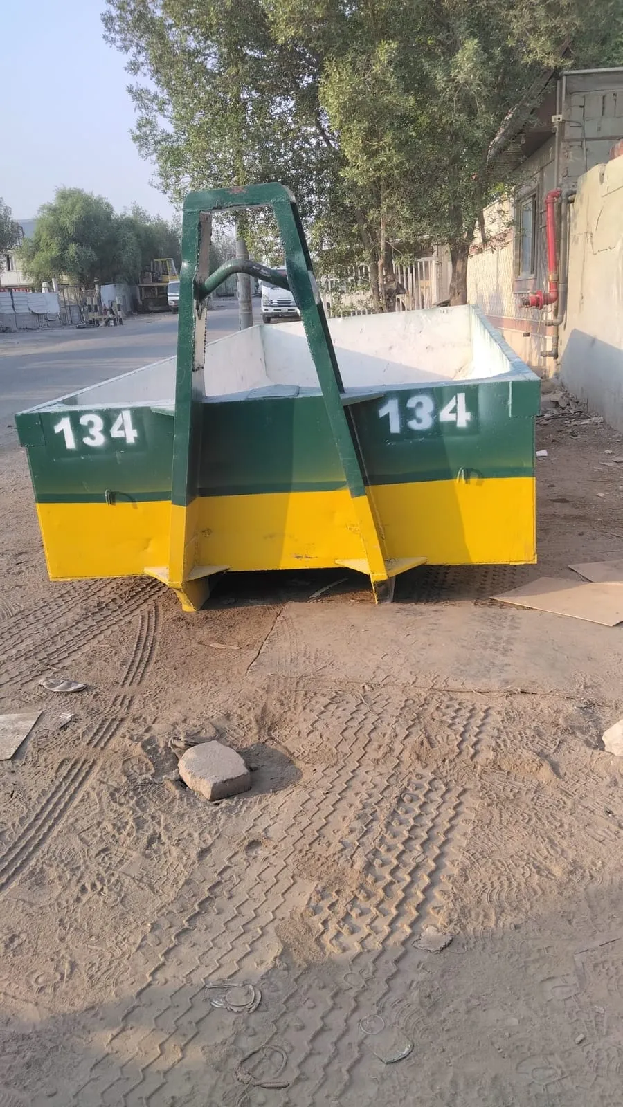 حاوية من تنظيفكو المحلية بعد التجهيز والطلاء